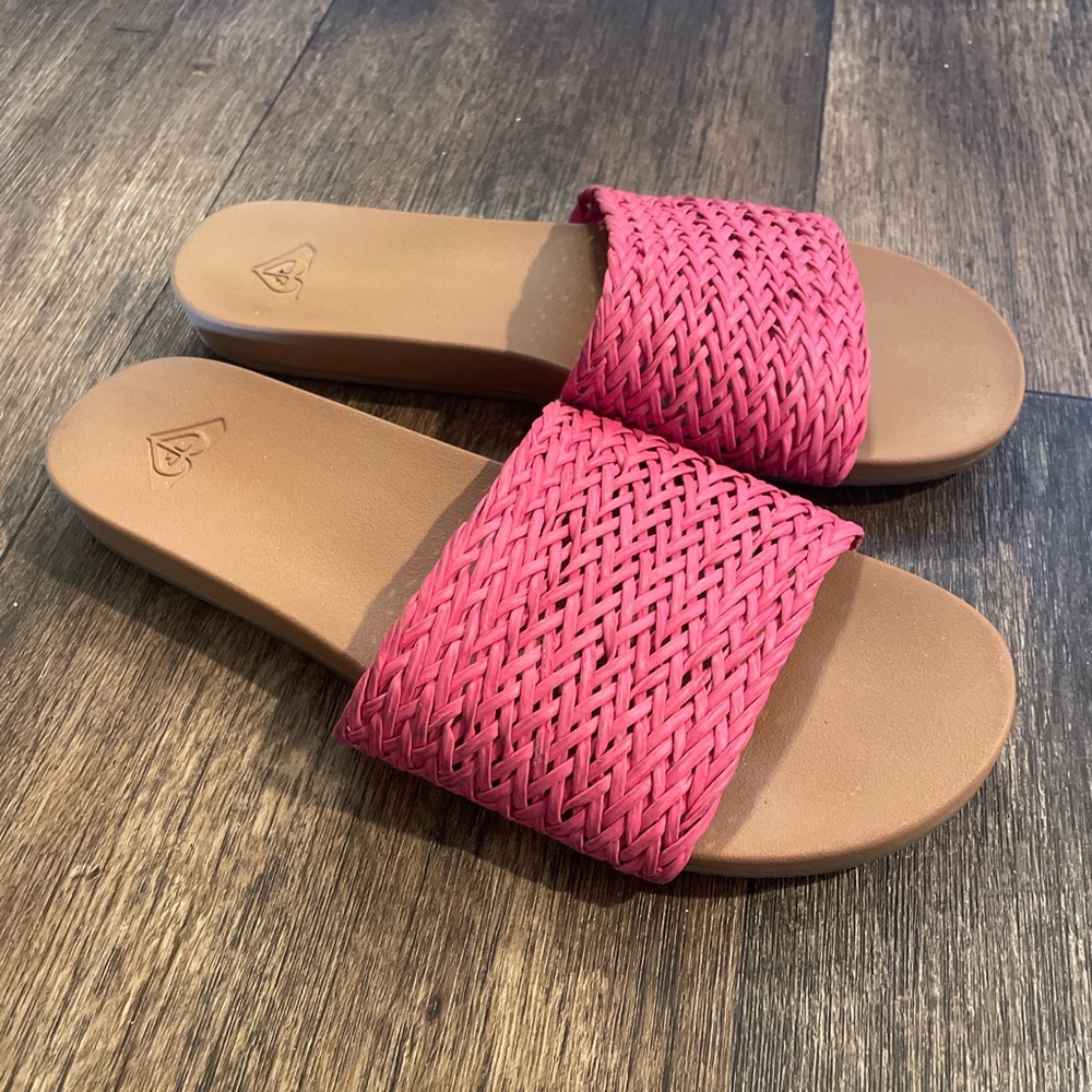 •Pink Woven Roxy Sandals/Slides•